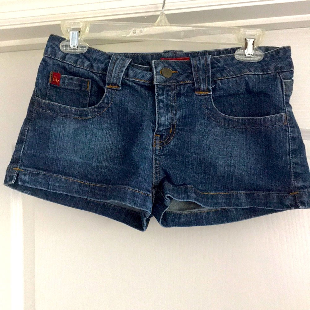 Tilt shorts